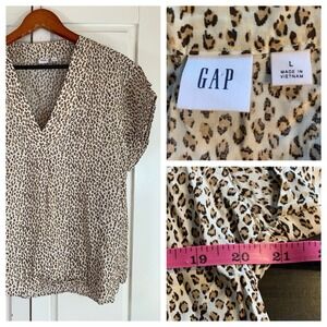 GAP V Neck Flowy Animal Print Shirt Womens‎ Large Blouse Dolman SS Neutral Basic